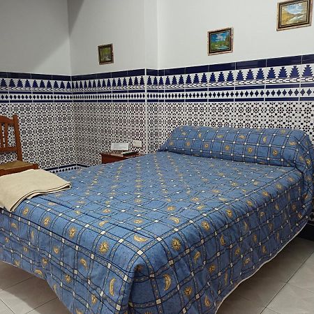 Pension Larra Mairena De Alcor Dış mekan fotoğraf