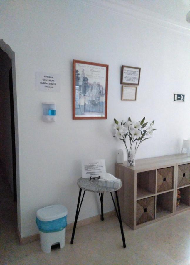 Pension Larra Mairena De Alcor Dış mekan fotoğraf