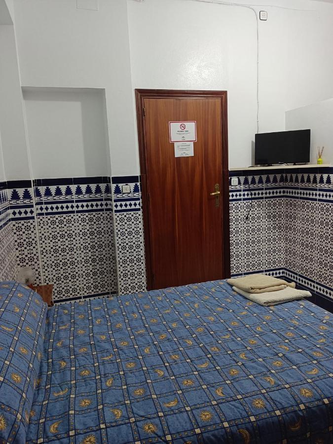 Pension Larra Mairena De Alcor Dış mekan fotoğraf