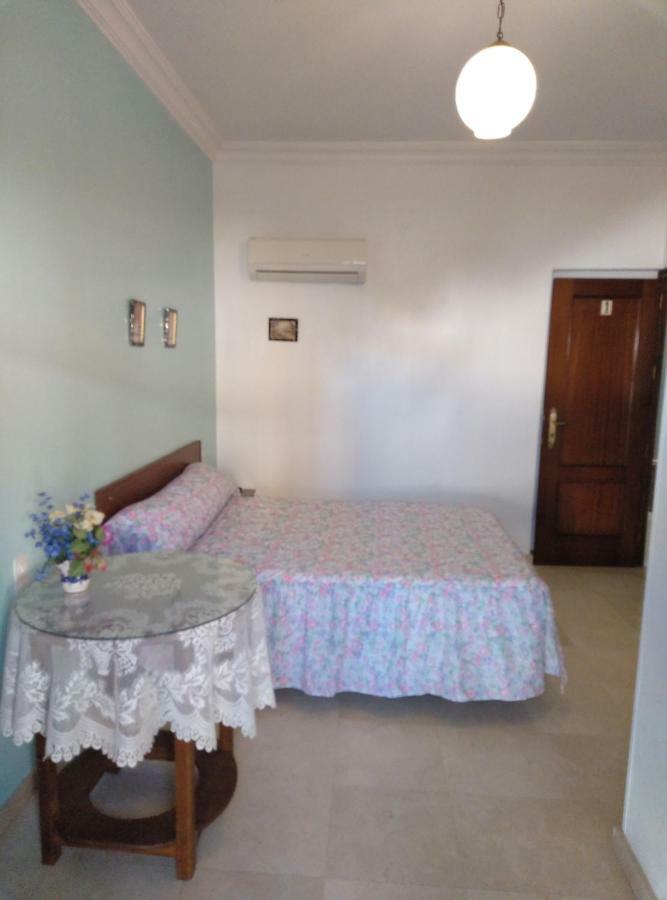 Pension Larra Mairena De Alcor Dış mekan fotoğraf