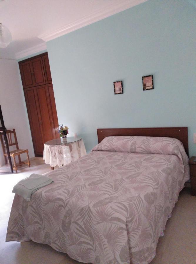 Pension Larra Mairena De Alcor Dış mekan fotoğraf
