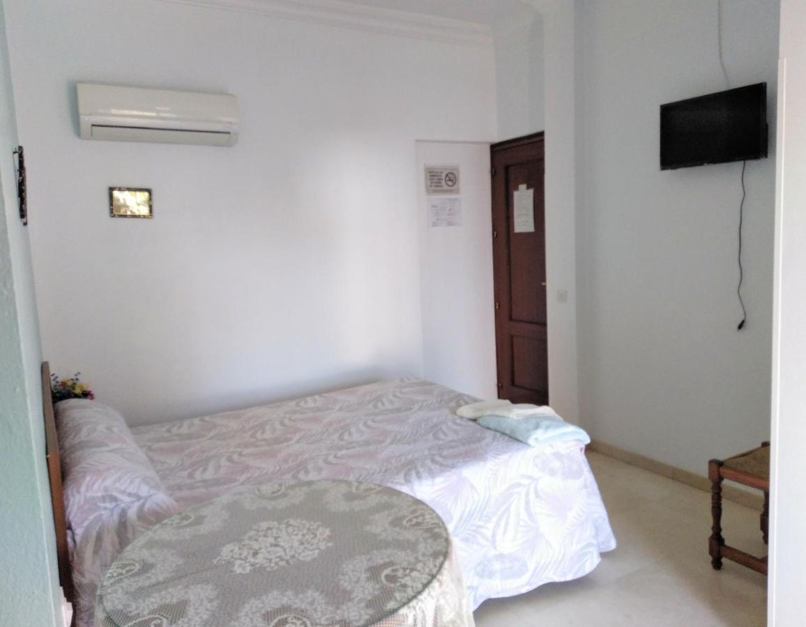 Pension Larra Mairena De Alcor Dış mekan fotoğraf