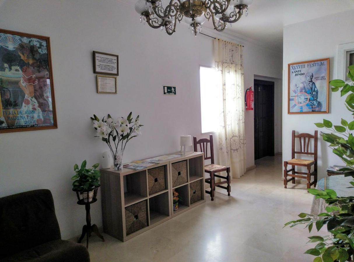 Pension Larra Mairena De Alcor Dış mekan fotoğraf
